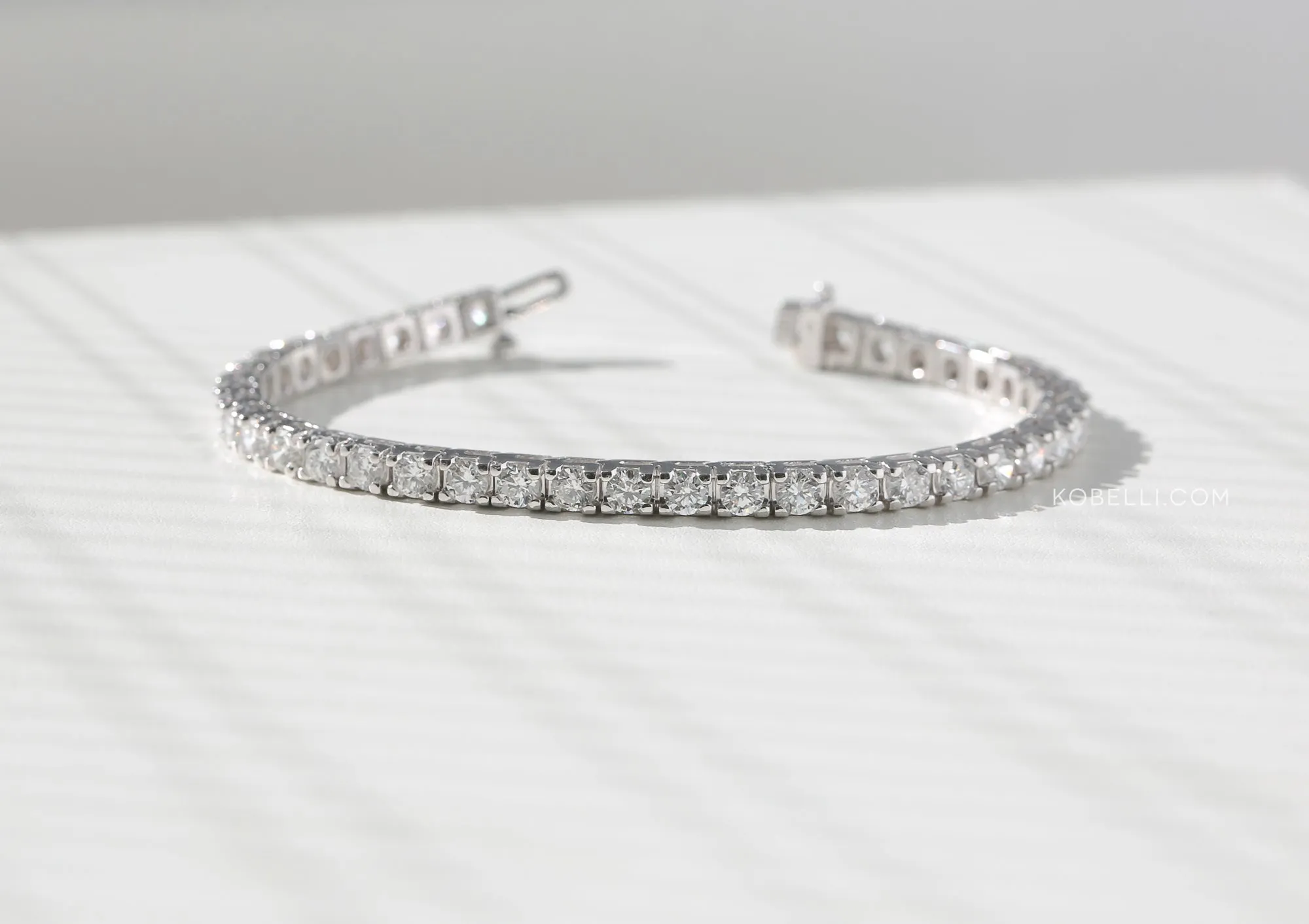 7.12ct TDW Timeless 3.5mm Diamond Tennis Bracelet