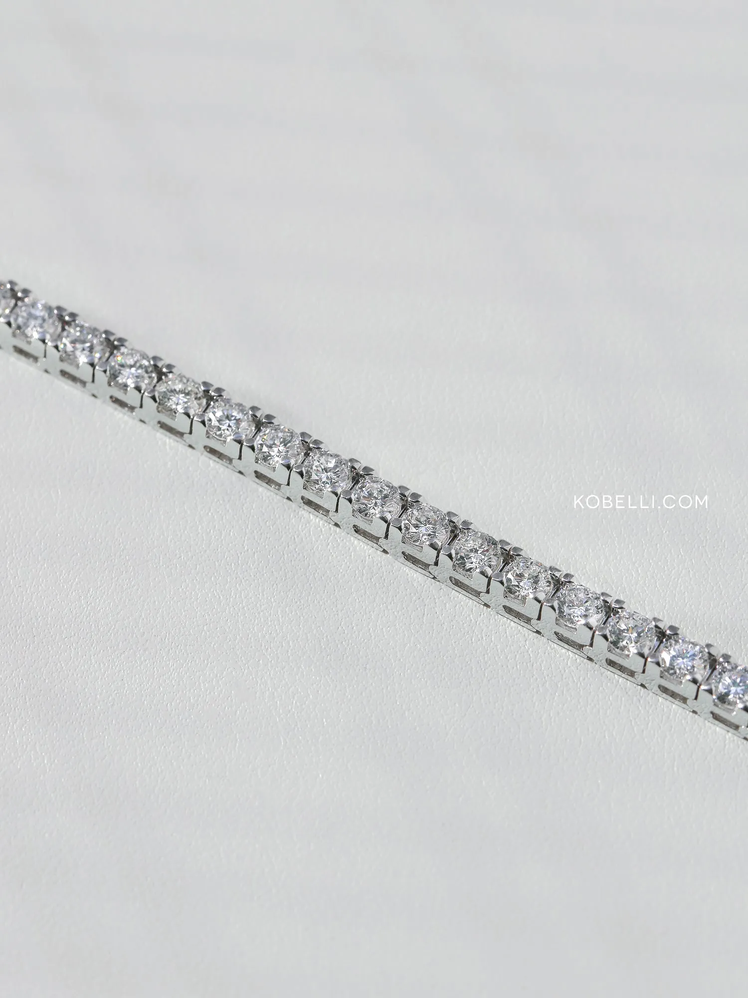 7.12ct TDW Timeless 3.5mm Diamond Tennis Bracelet